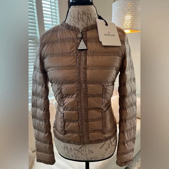 Moncler Women's LISSY Lightweight Puffer Size 2 - Picture 2 of 12